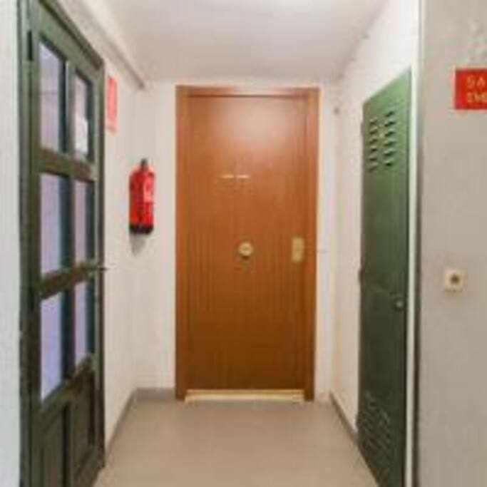 Apartamento Sotano En Gran Via Madrid Exterior photo